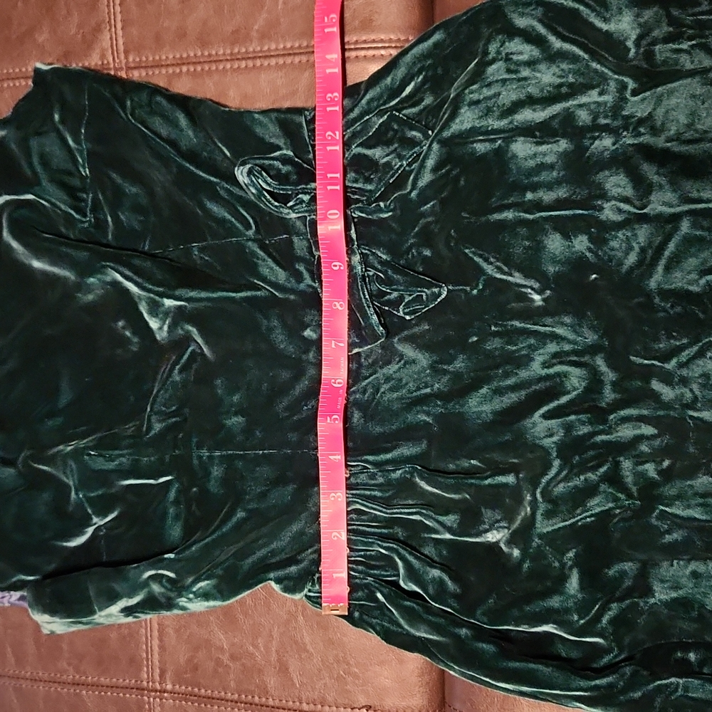 Custom made green velvet gown! - Picture 5 of 11